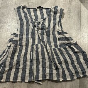 Women’s 100% Linen striped Blouse. Never worn but no tags